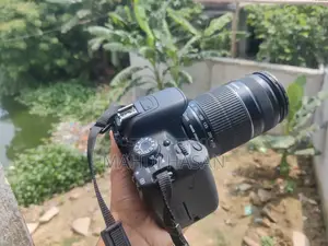 Canon 700D