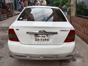 Toyota Corolla 2002 White