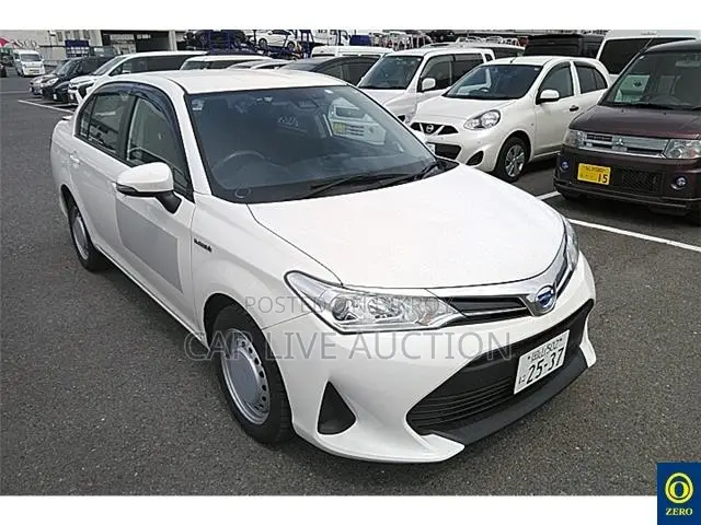 Toyota Axio 2021 White