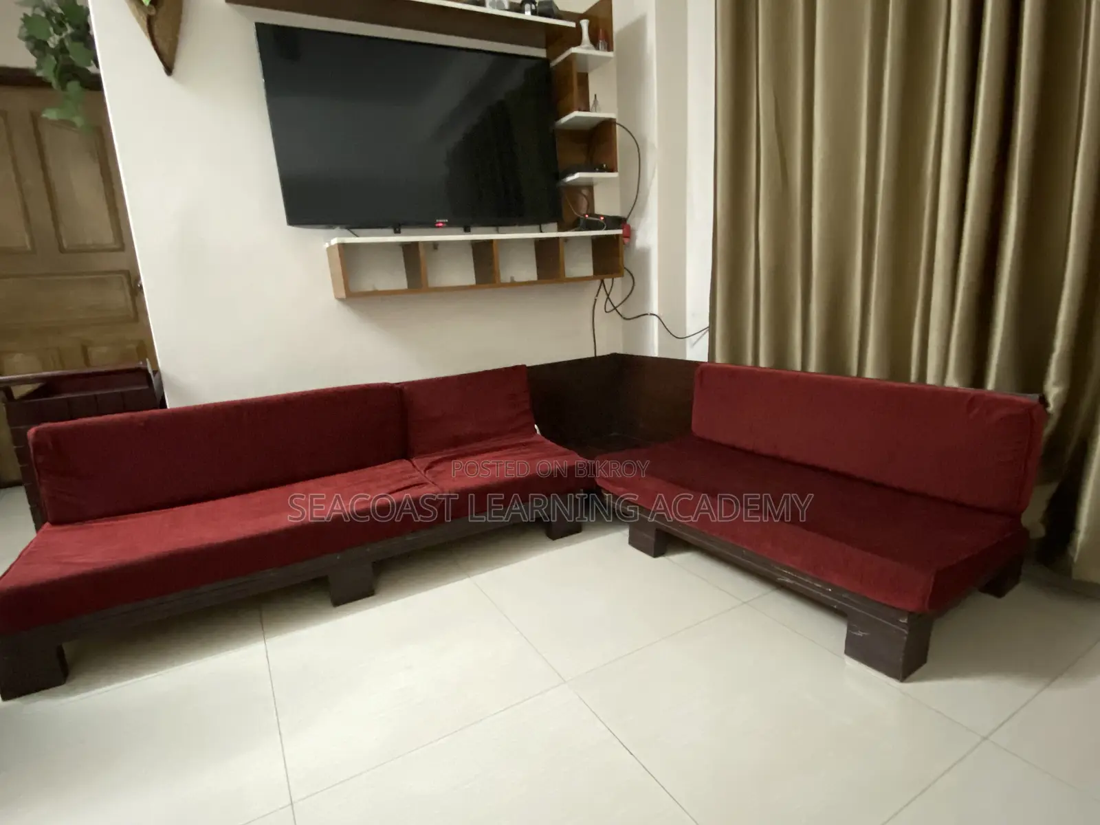 Beautiful and Sturdy Sofa Set for Sale