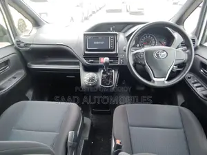 Toyota Noah 2.0 FWD (8 Seater) 2021 Pearl