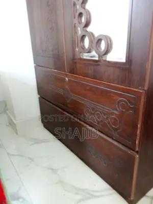 আলমারি বিক্রয় করবো