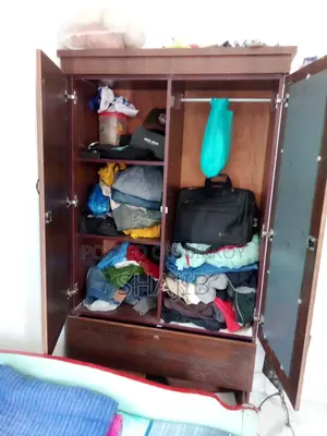 আলমারি বিক্রয় করবো
