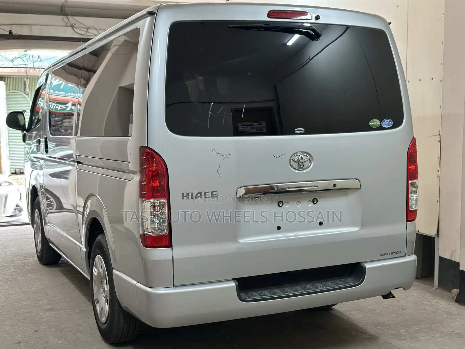 Toyota HiAce 2021 Silver