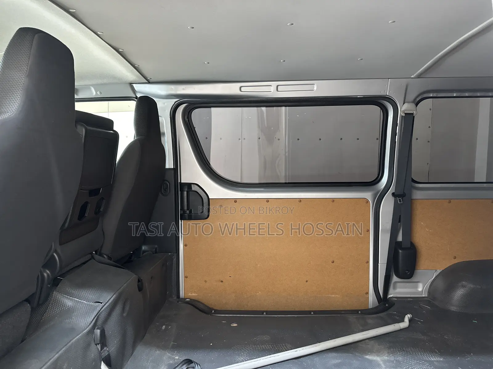 Toyota HiAce 2021 Silver