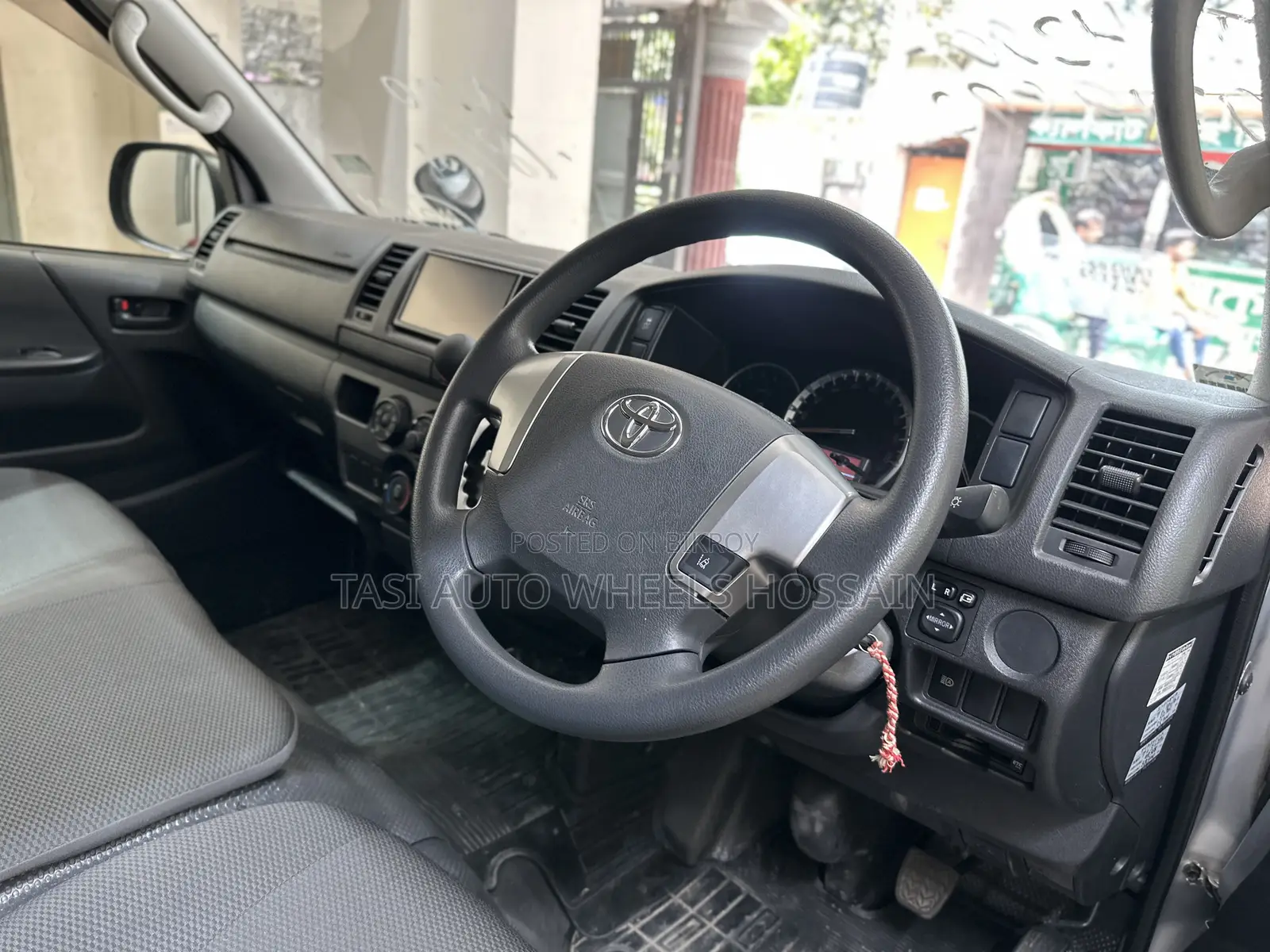 Toyota HiAce 2021 Silver