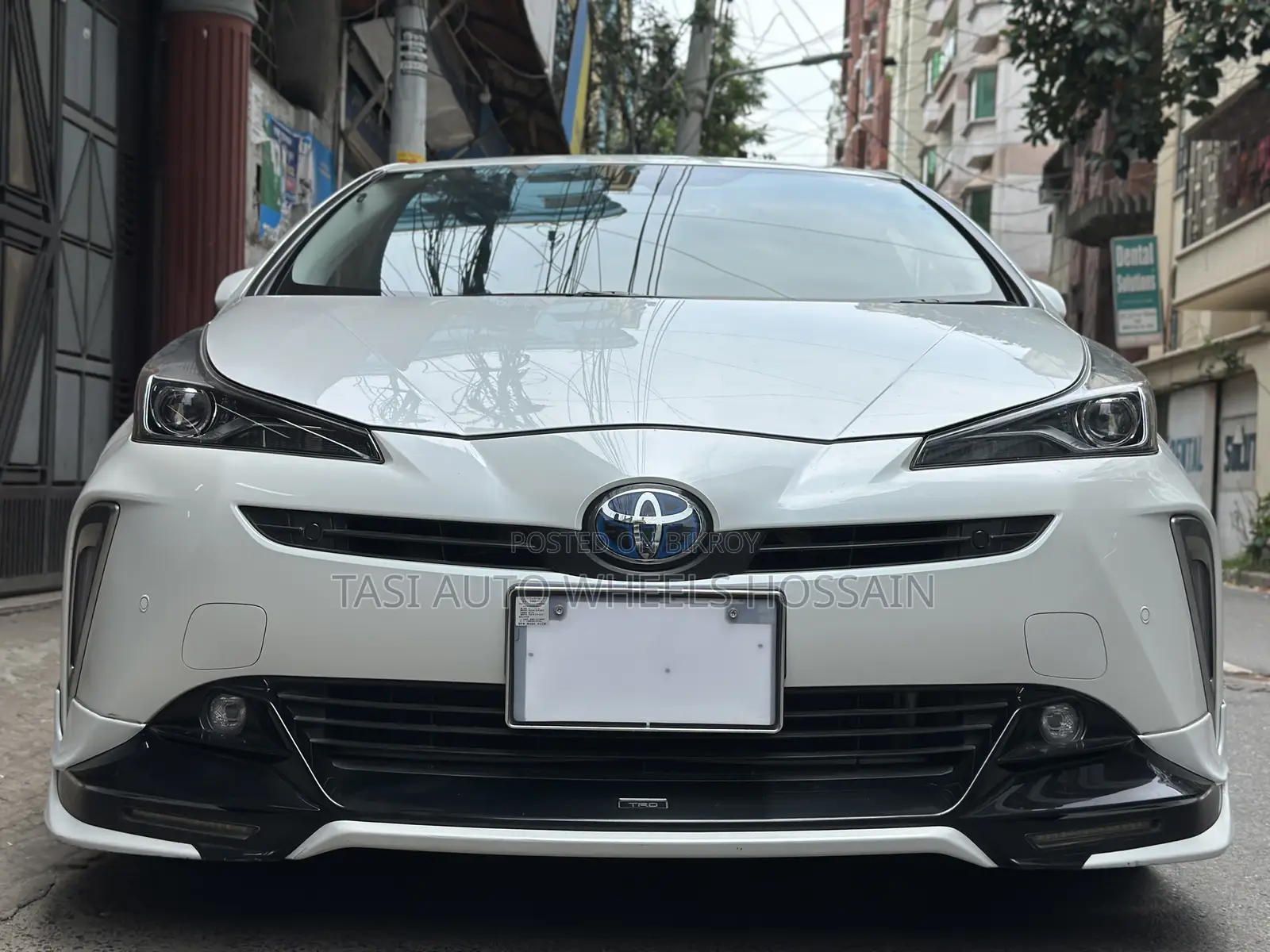 Toyota Prius Limited FWD 2020 Pearl