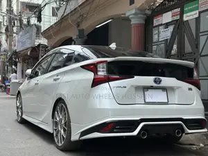 Toyota Prius Limited FWD 2020 Pearl