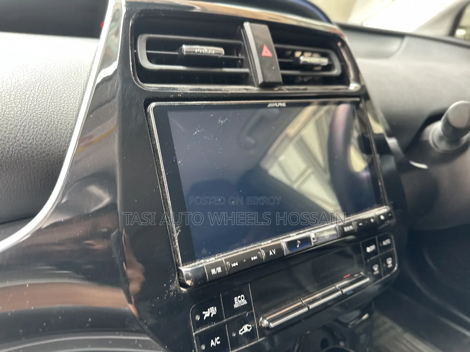 Toyota Prius Limited FWD 2020 Pearl