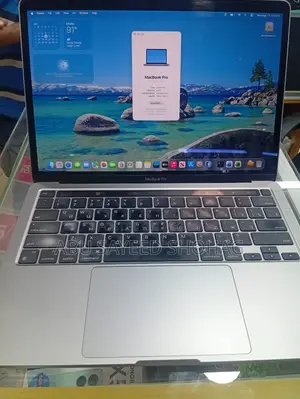 Laptop Apple MacBook Pro 2022 M2 8GB Apple M2 SSD 256GB
