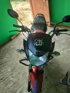 Honda CB 2018 Red