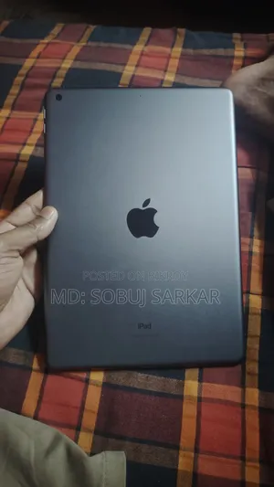 Apple iPad 9.7 64 GB Black