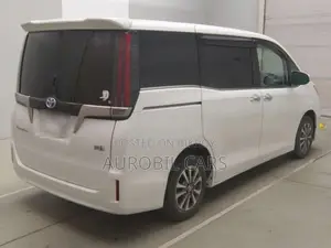 Toyota Esquire 2021 Pearl