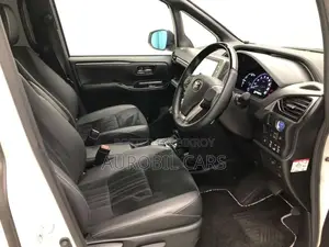 Toyota Esquire 2021 Pearl
