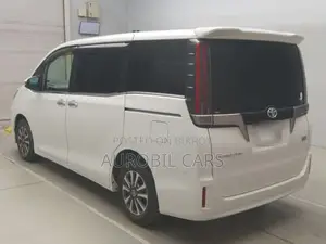 Toyota Esquire 2021 Pearl