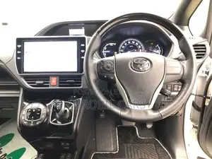 Toyota Esquire 2021 Pearl