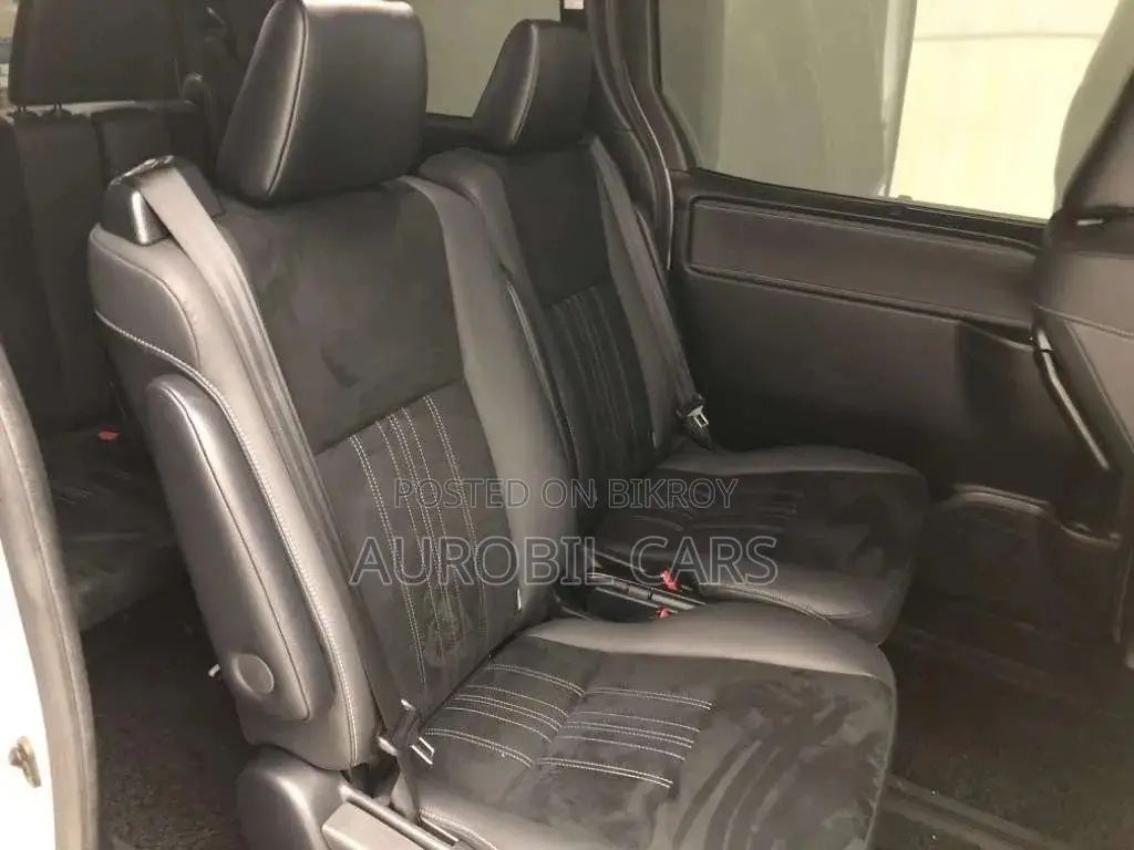 Toyota Esquire 2021 Pearl