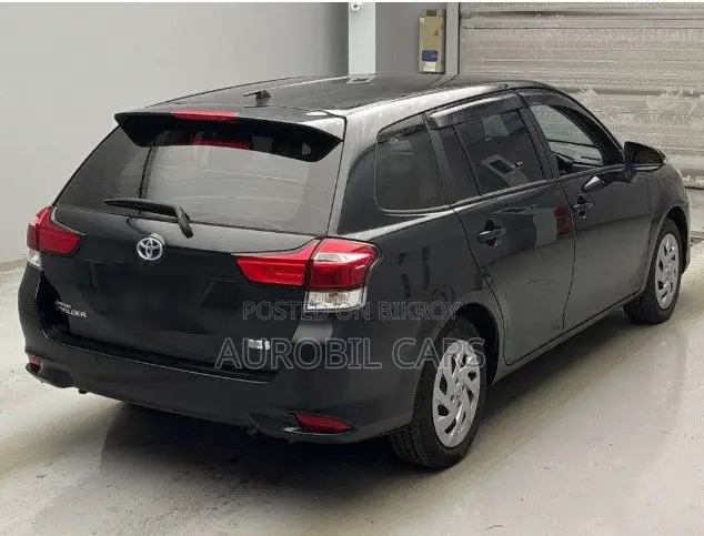 Toyota Corolla Fielder 2021 Black