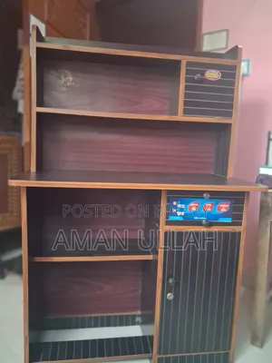 পড়ার টেবিল বিক্রি করতে চাই। আগ্রহীরা যোগাযোগ করুন