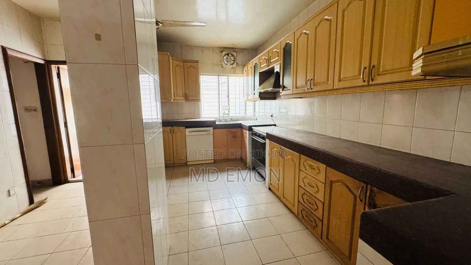 5bdrm Apartment in Gulshan for Sale