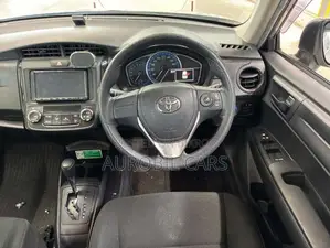 Toyota Axio 2021 Silver