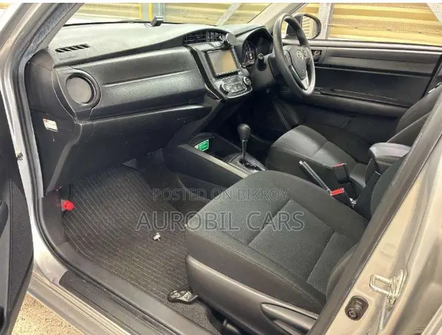 Toyota Axio 2021 Silver