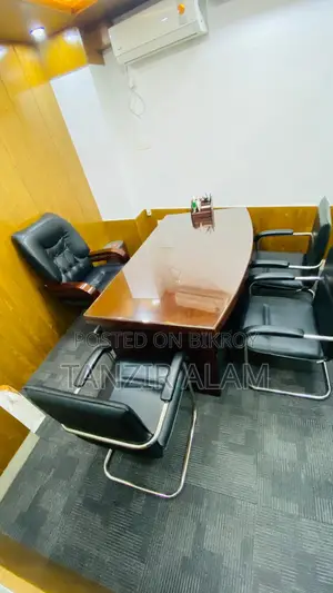 Boss Table With One Boss Chair and 3 Visitor Chairs