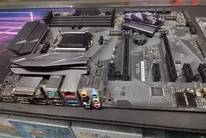 Asus Rog Strix B250f Gaming Full Atx Motherboard