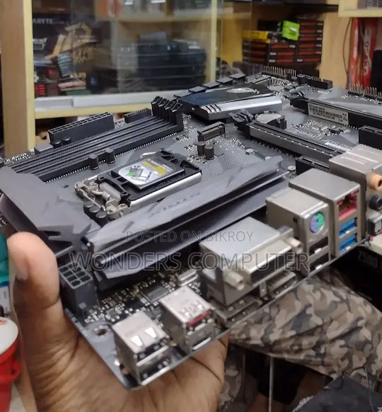 Asus Rog Strix B250f Gaming Full Atx Motherboard