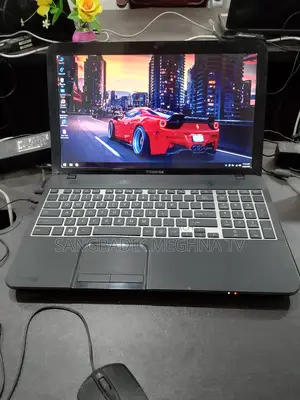 Laptop Toshiba 4GB Intel SSD 500GB