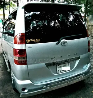 Toyota Voxy 2002 Silver