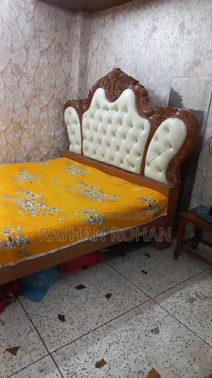 কিং সাইজ মেহগনি কাঠের লাক্সারি বেড