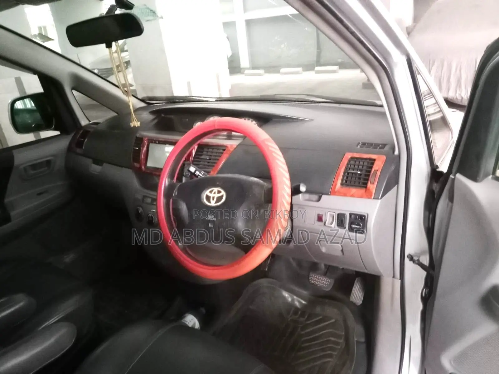 Toyota Voxy 2002 Silver