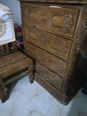 উডেন ওয়ারড্রোব