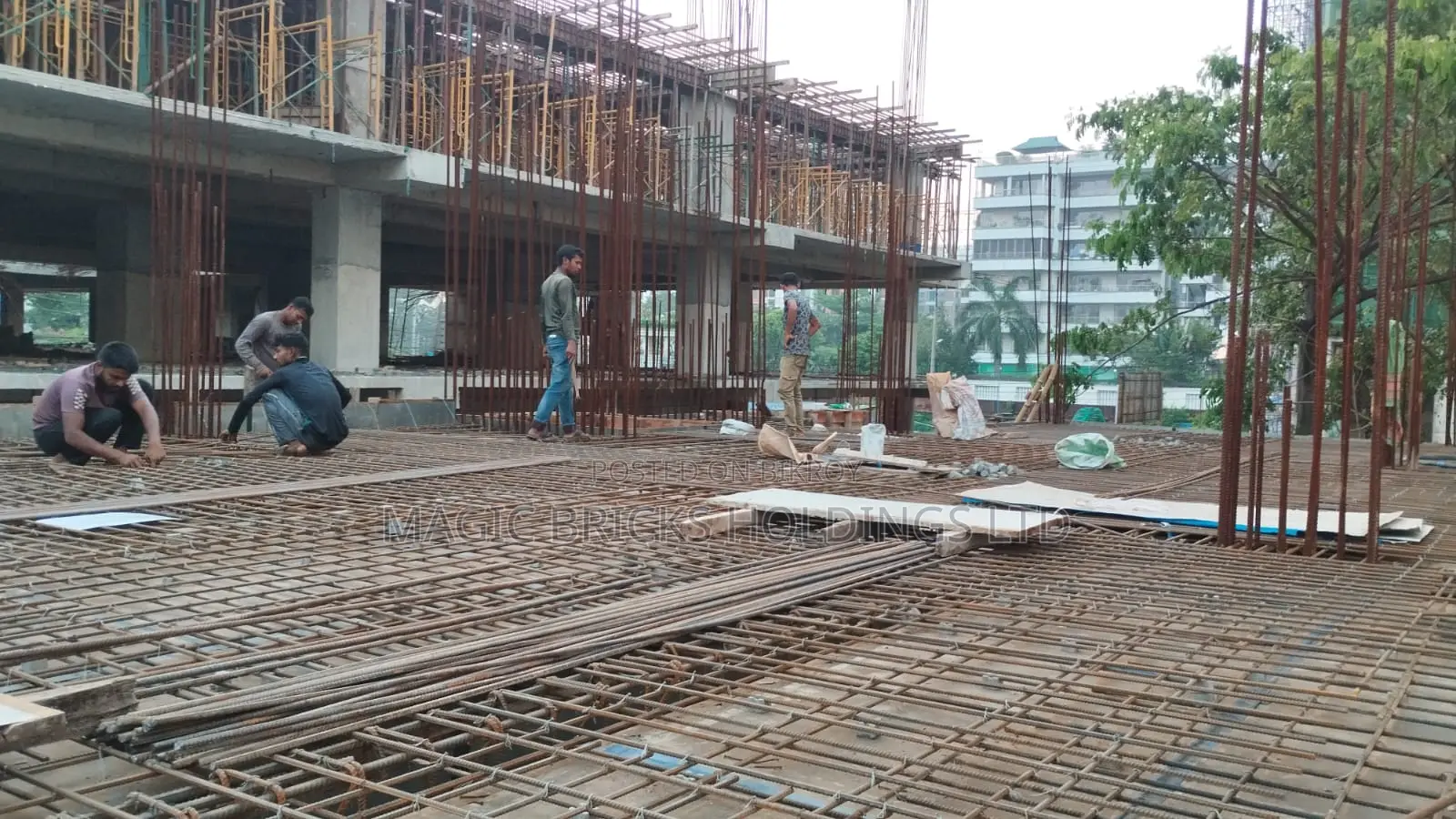 4bdrm Apartment in Magic Bricks, Basundhara for Sale