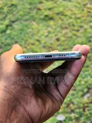 Apple iPhone XS 64 GB White