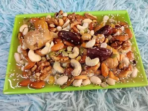 হানিনাট বা মধুময় বাদাম