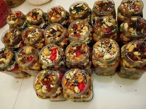 হানিনাট বা মধুময় বাদাম