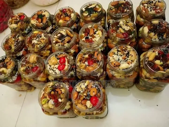 হানিনাট বা মধুময় বাদাম