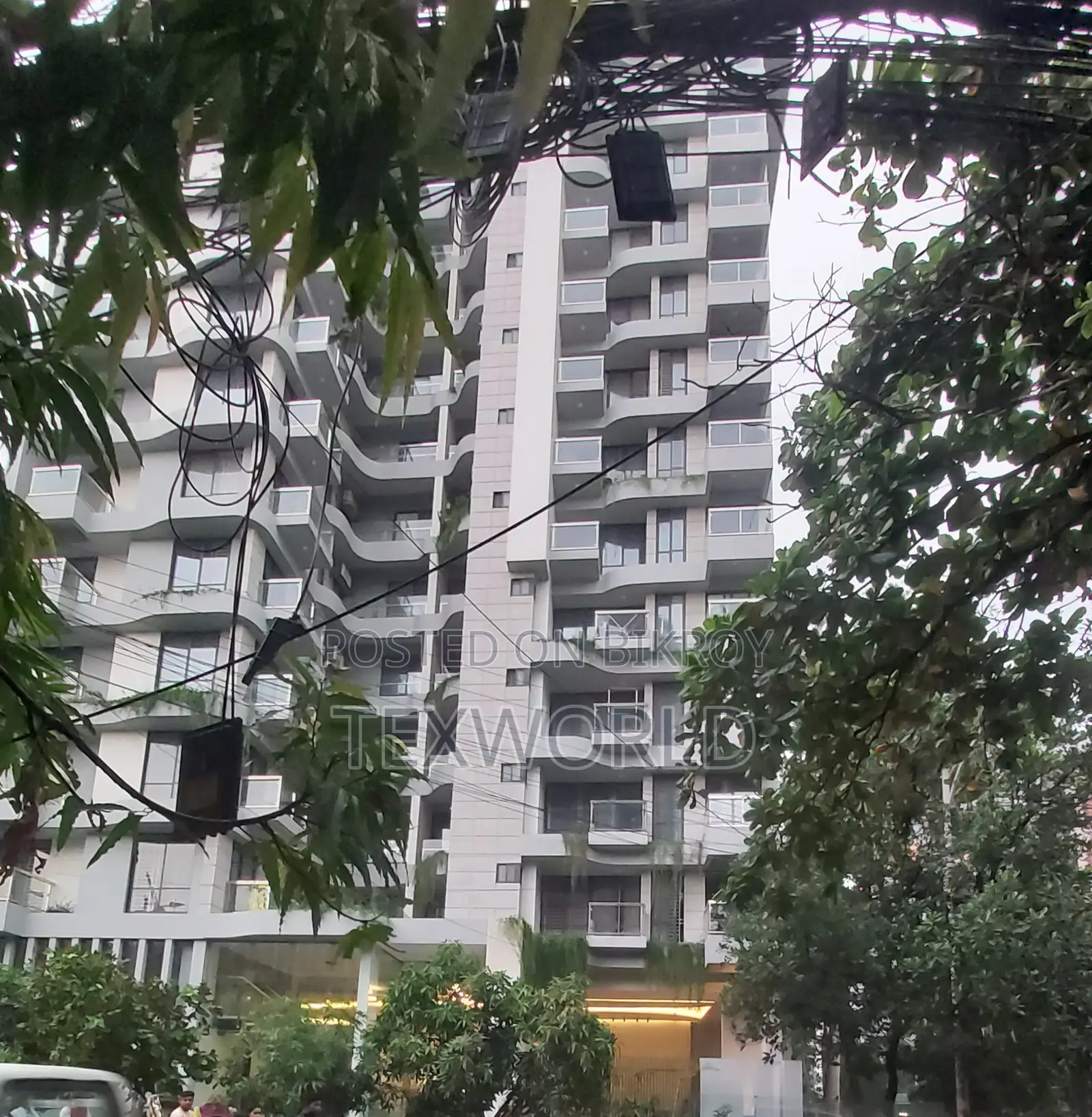 Luxury Apartment for Commercial