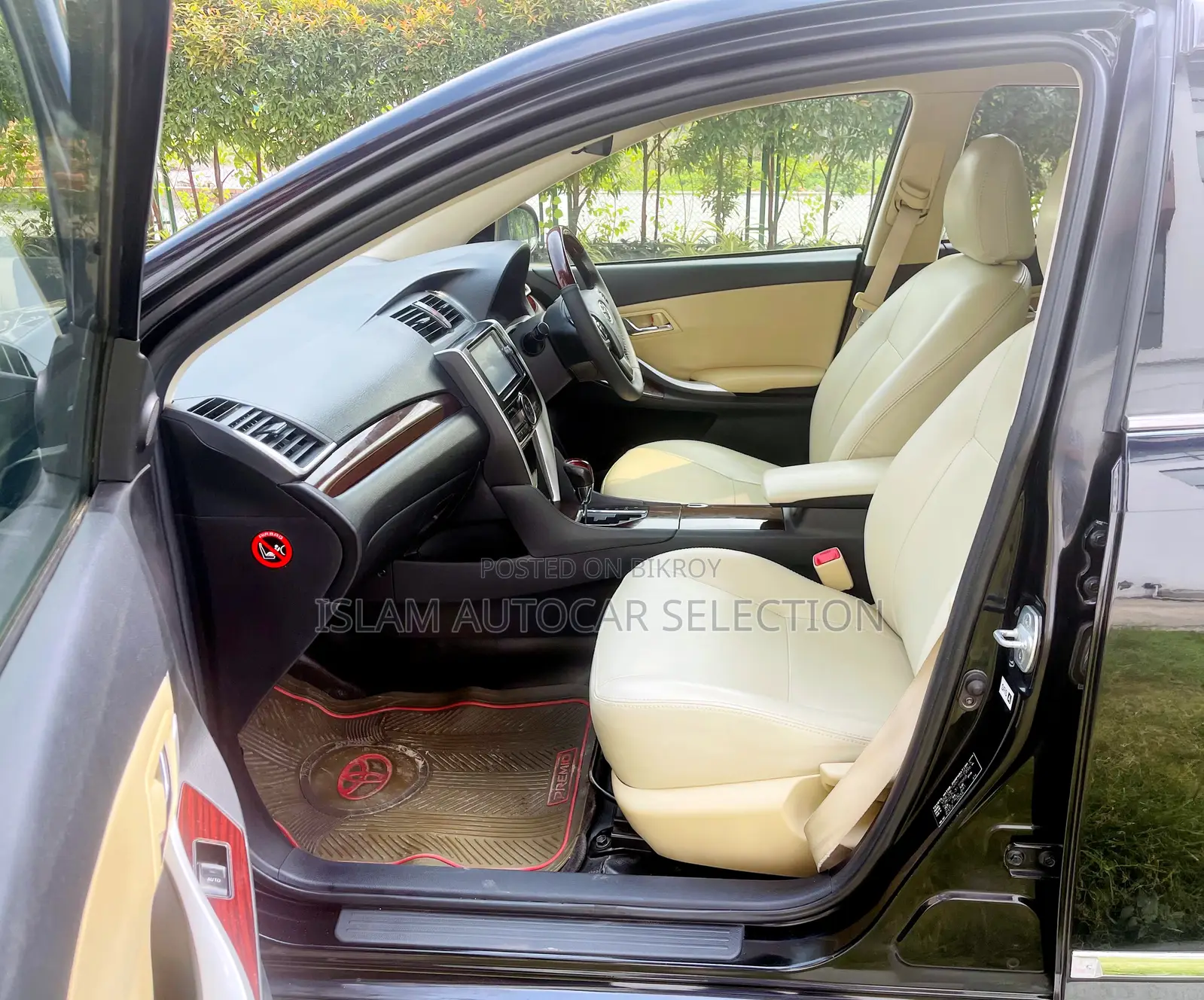 Toyota Premio 2016 Black