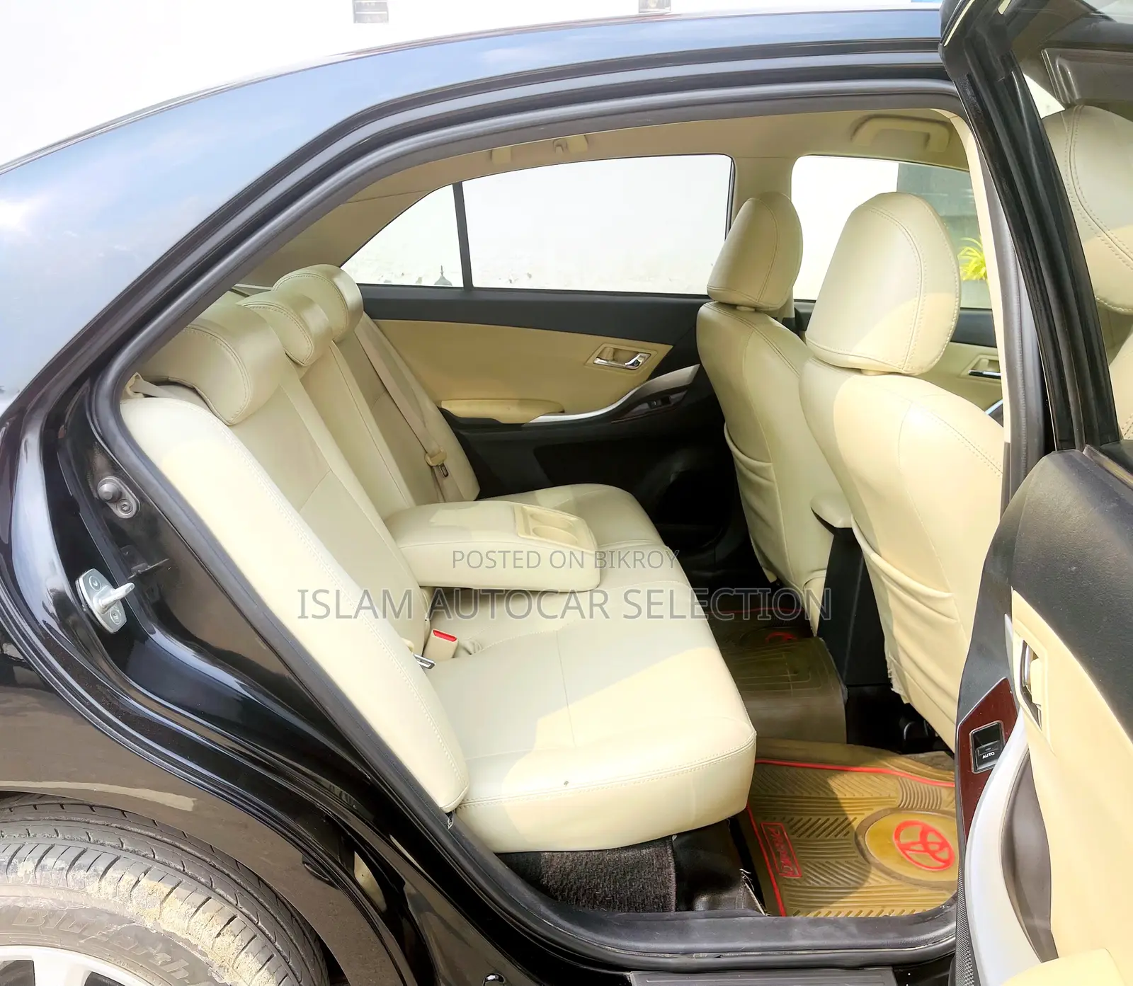 Toyota Premio 2016 Black
