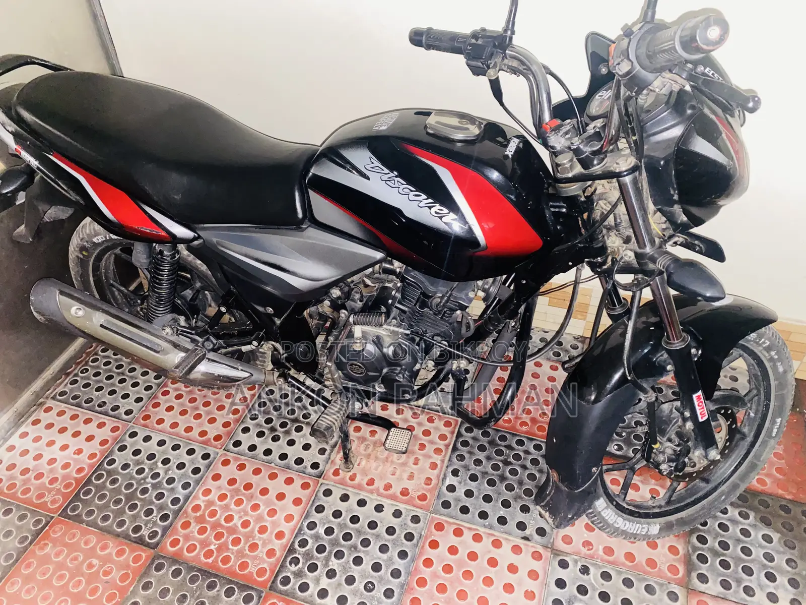 Bajaj Discover 125 2019 Black