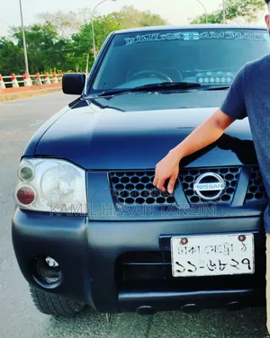 Nissan Pick-Up 2006 Black
