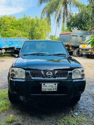 Nissan Pick-Up 2006 Black