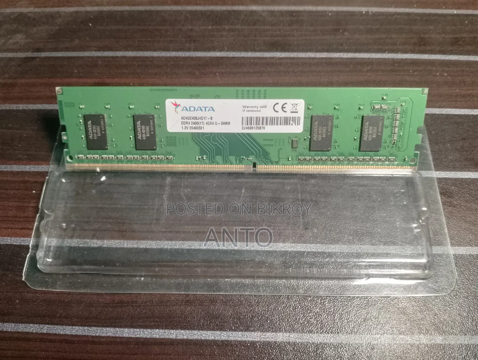 Adata 4 GB DDR4 RAM Stick *1
