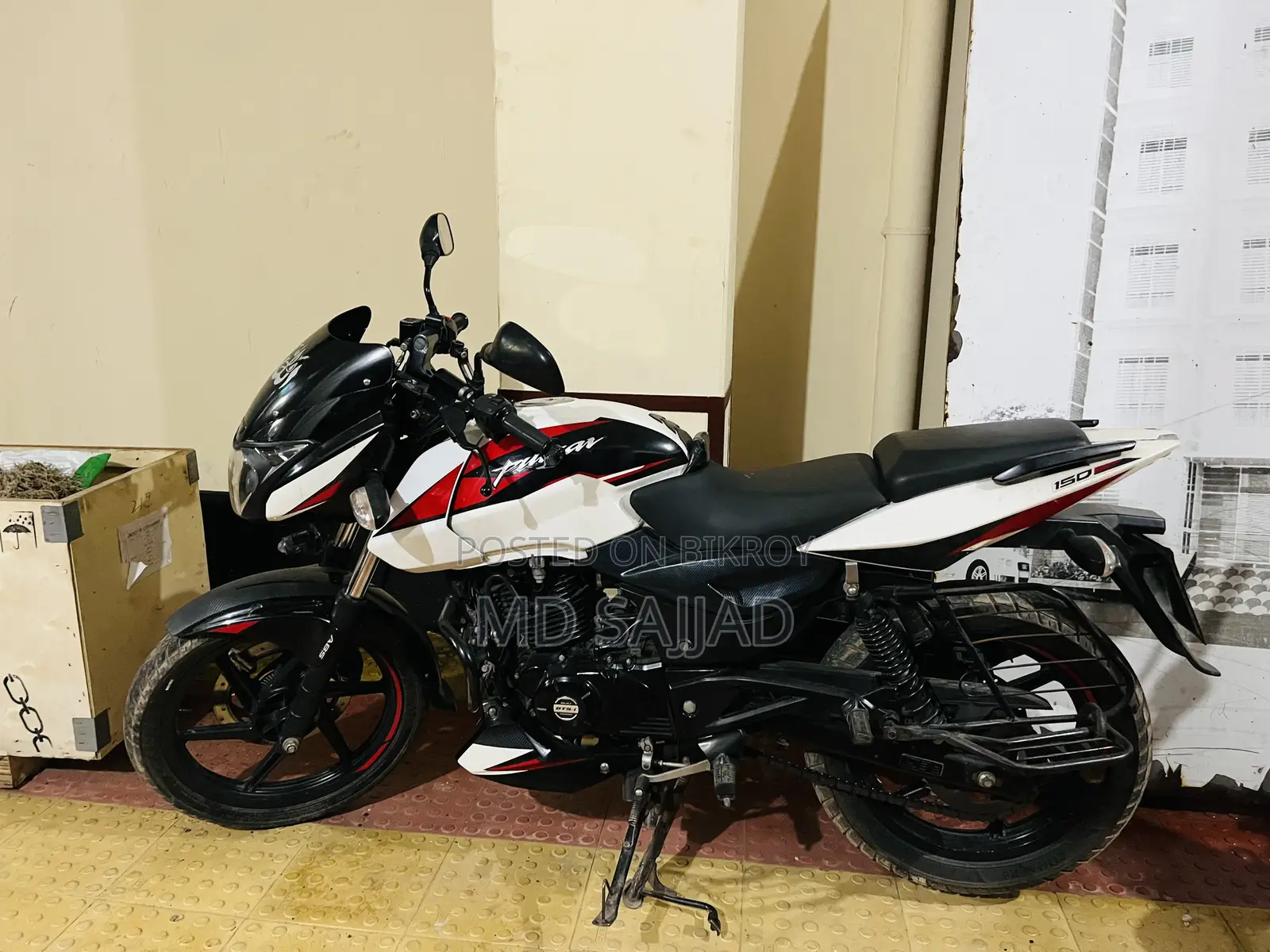 Bajaj Pulsar 150 2023 White