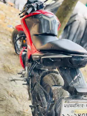 Hero Thriller 160R 2022 Red
