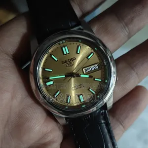 Seiko 5 Automatic Gold Dial Men's Watch – 21 Jewels (Made in Japan)