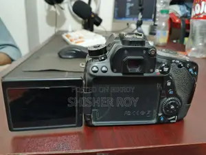 Canon 80 D